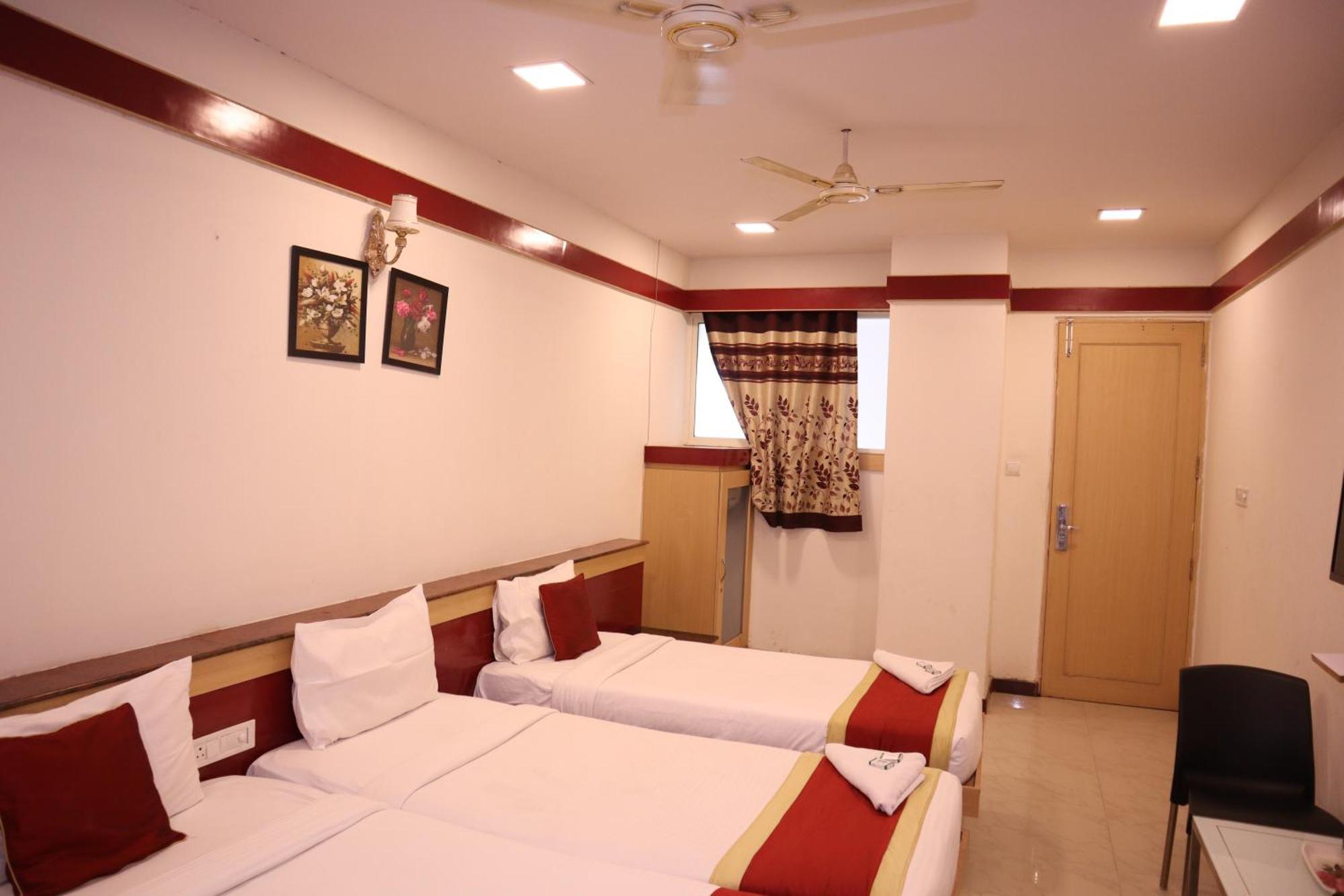 Sri Sai Ram Suites Bengaluru Zewnętrze zdjęcie