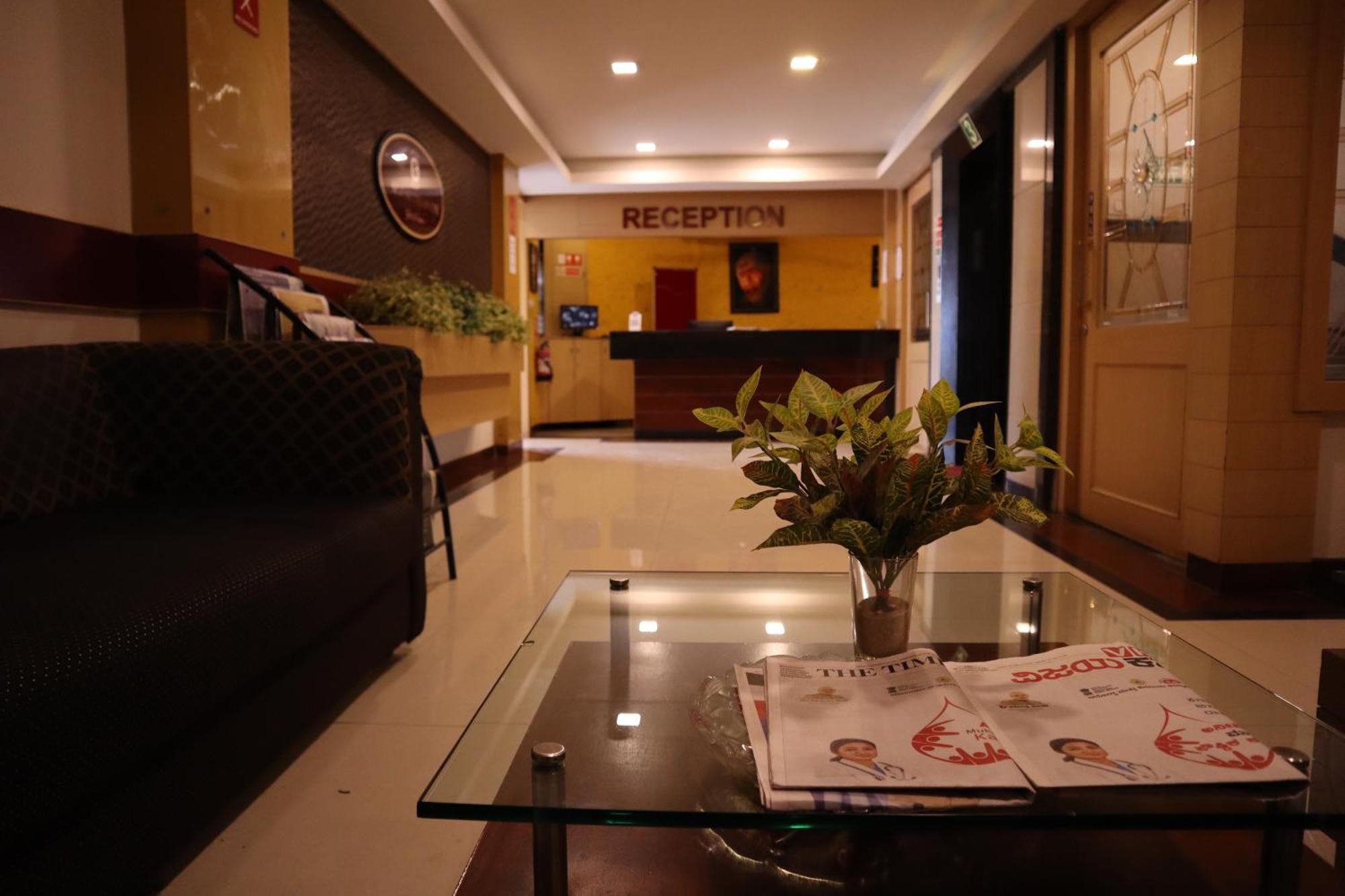Sri Sai Ram Suites Bengaluru Zewnętrze zdjęcie