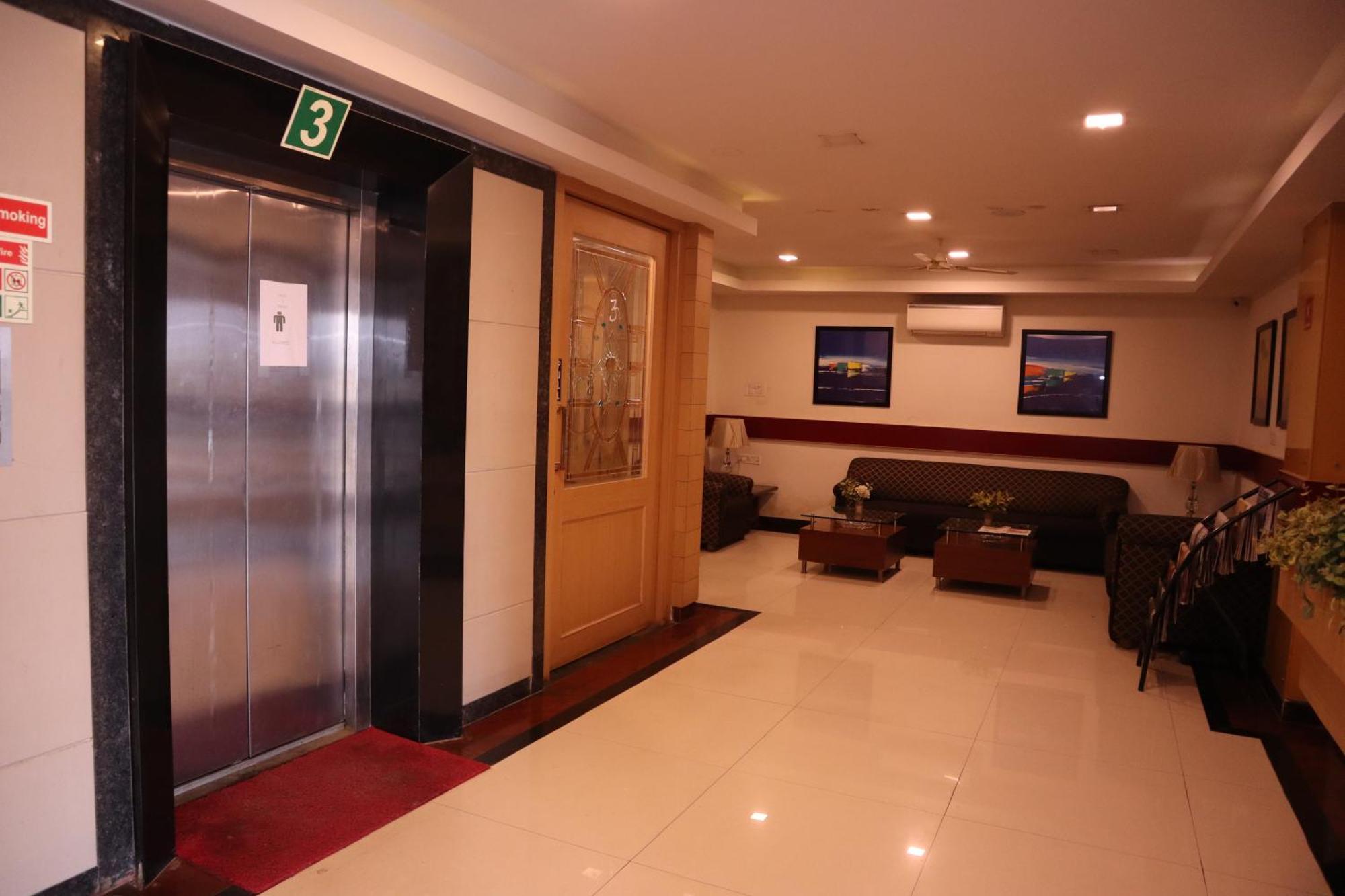 Sri Sai Ram Suites Bengaluru Zewnętrze zdjęcie