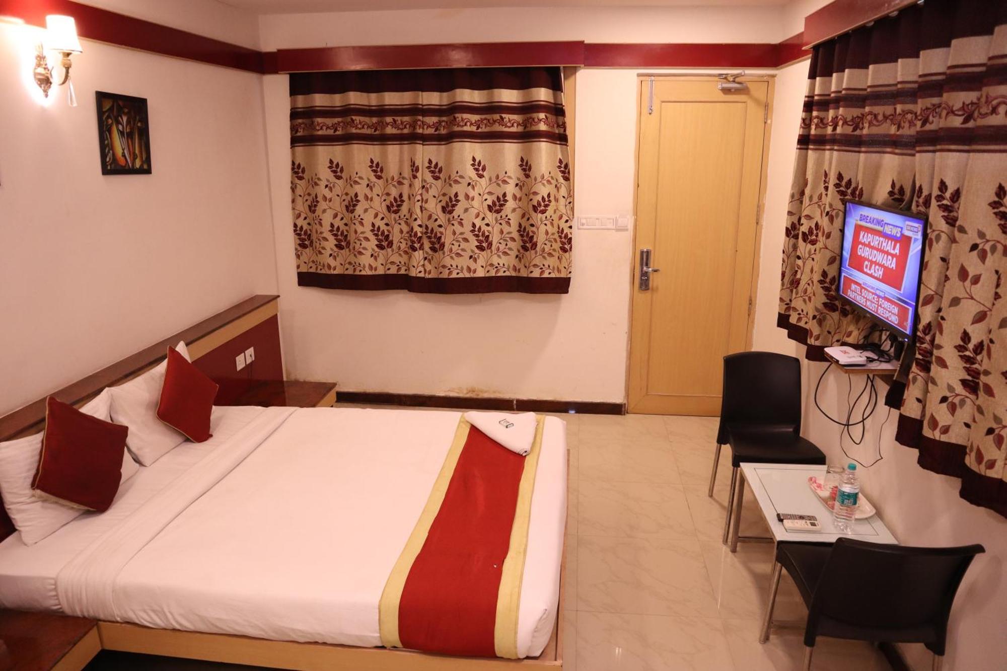 Sri Sai Ram Suites Bengaluru Zewnętrze zdjęcie
