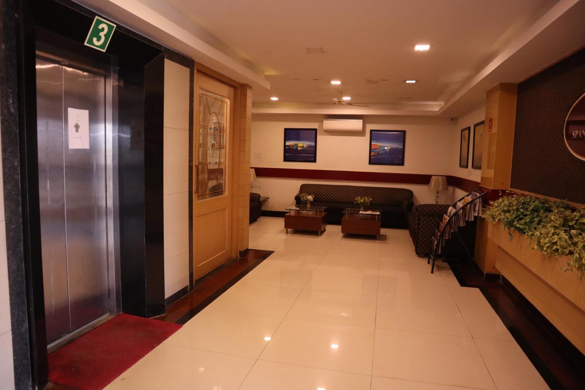 Sri Sai Ram Suites Bengaluru Zewnętrze zdjęcie