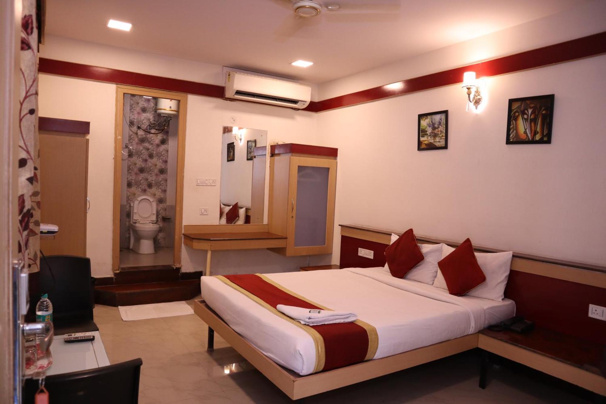 Sri Sai Ram Suites Bengaluru Zewnętrze zdjęcie