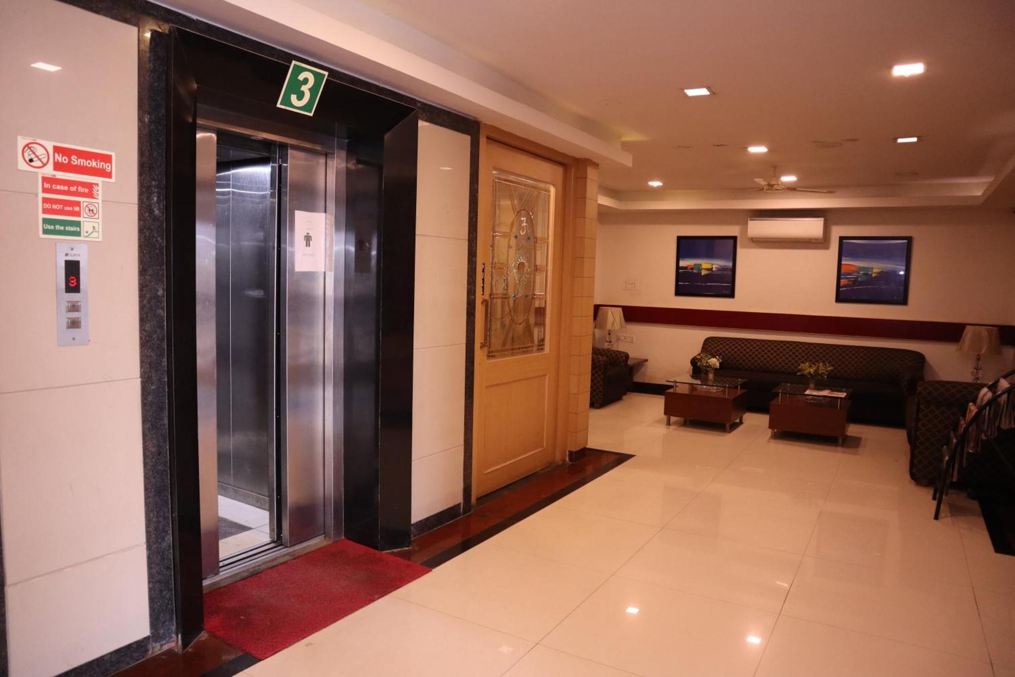 Sri Sai Ram Suites Bengaluru Zewnętrze zdjęcie