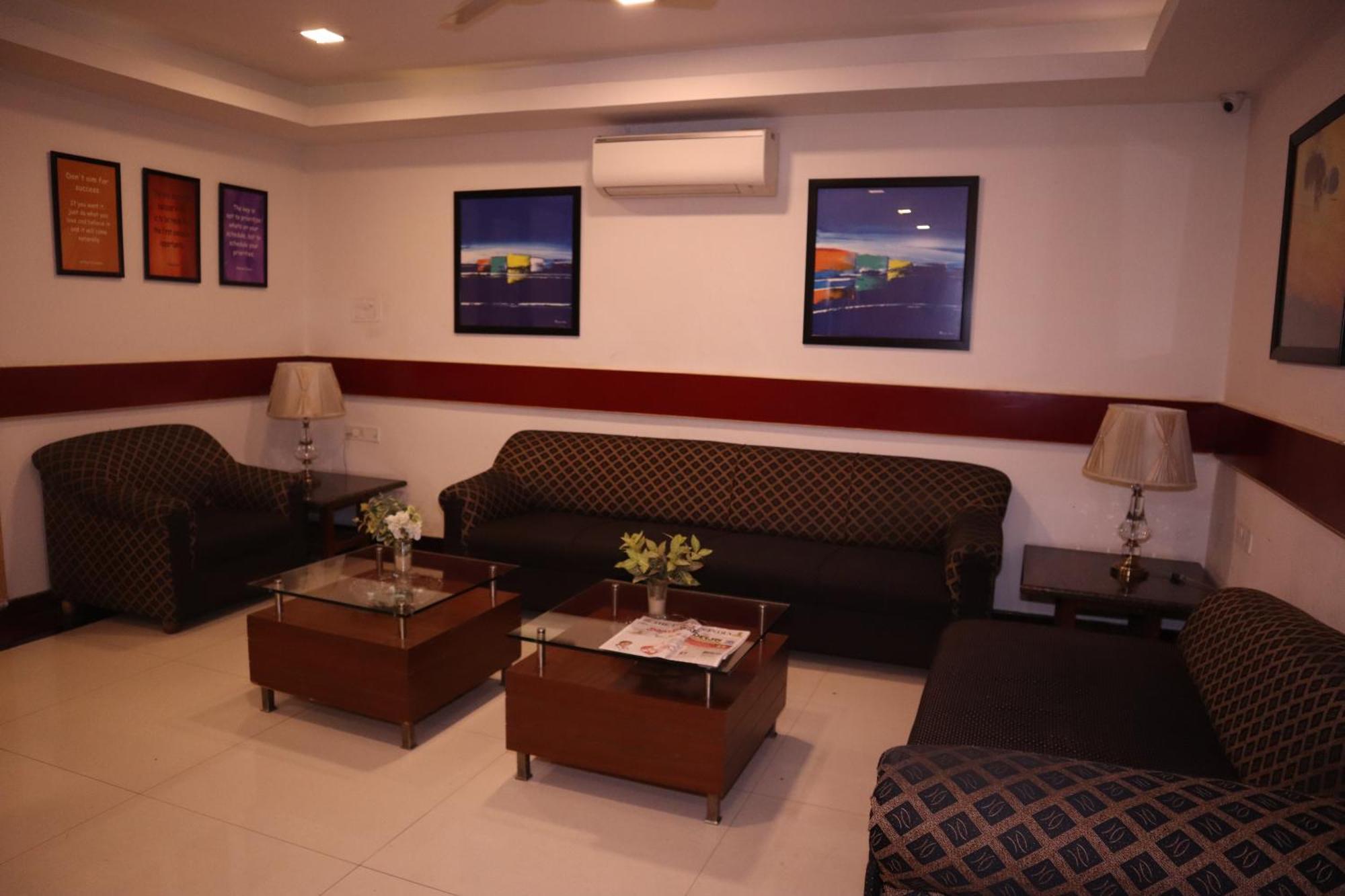 Sri Sai Ram Suites Bengaluru Zewnętrze zdjęcie