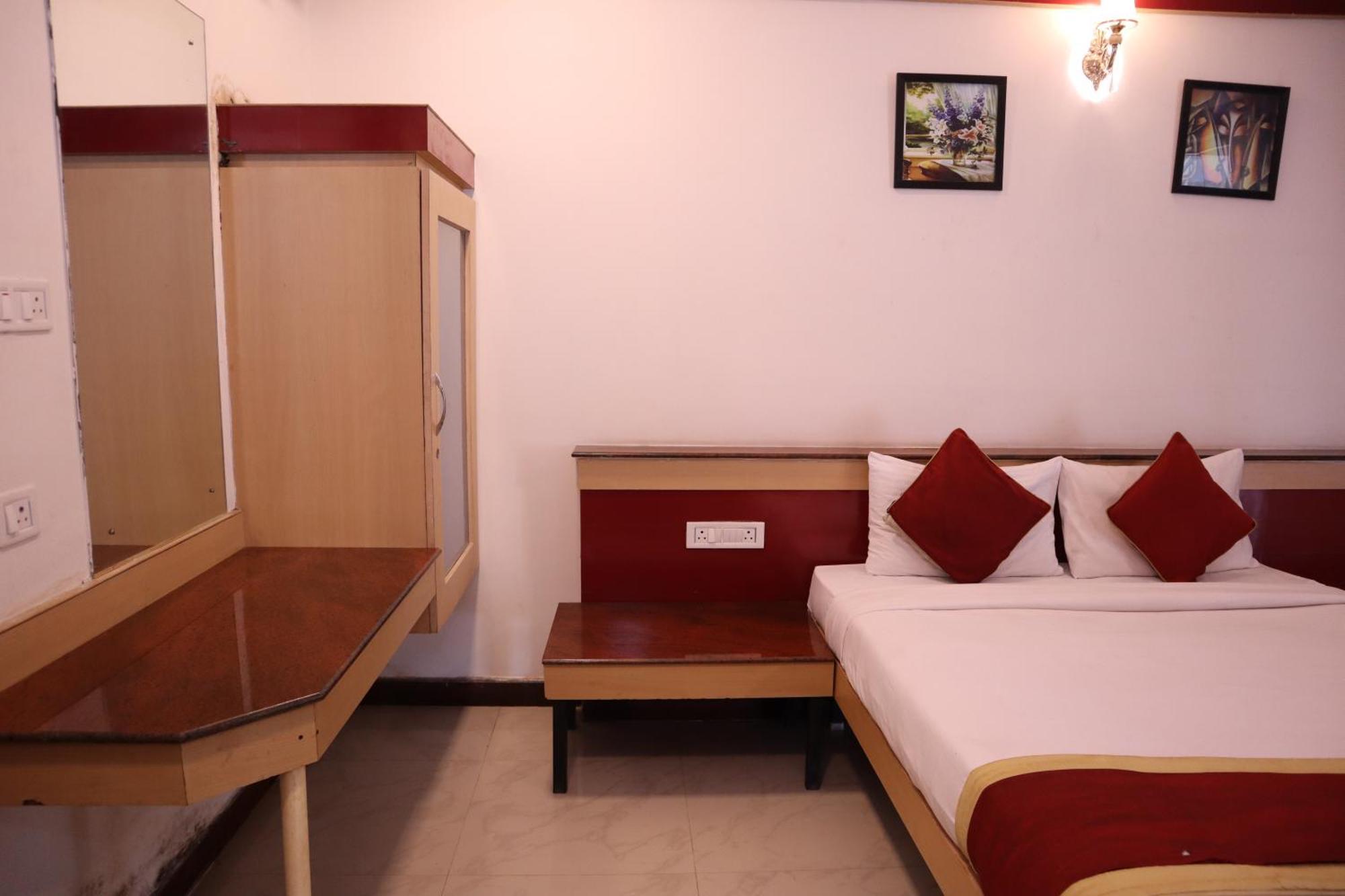 Sri Sai Ram Suites Bengaluru Zewnętrze zdjęcie